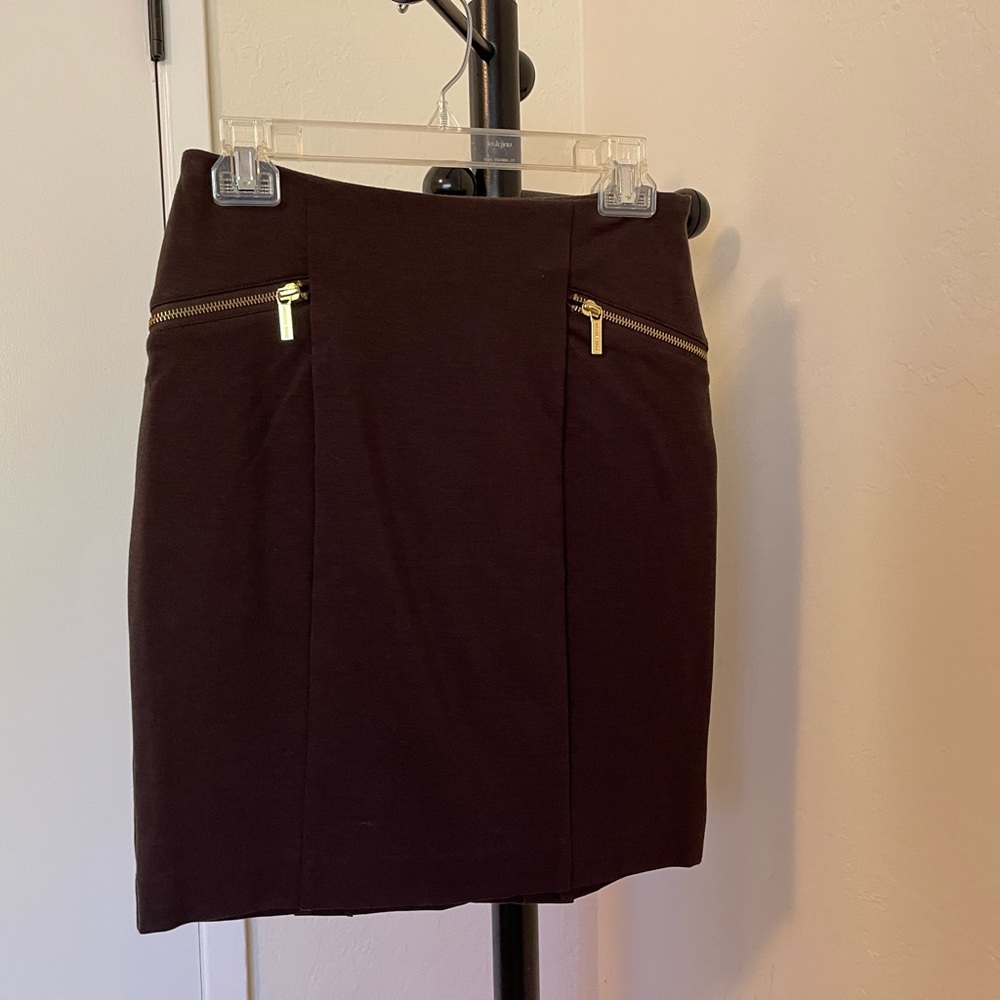 Skirts with zipper in front
